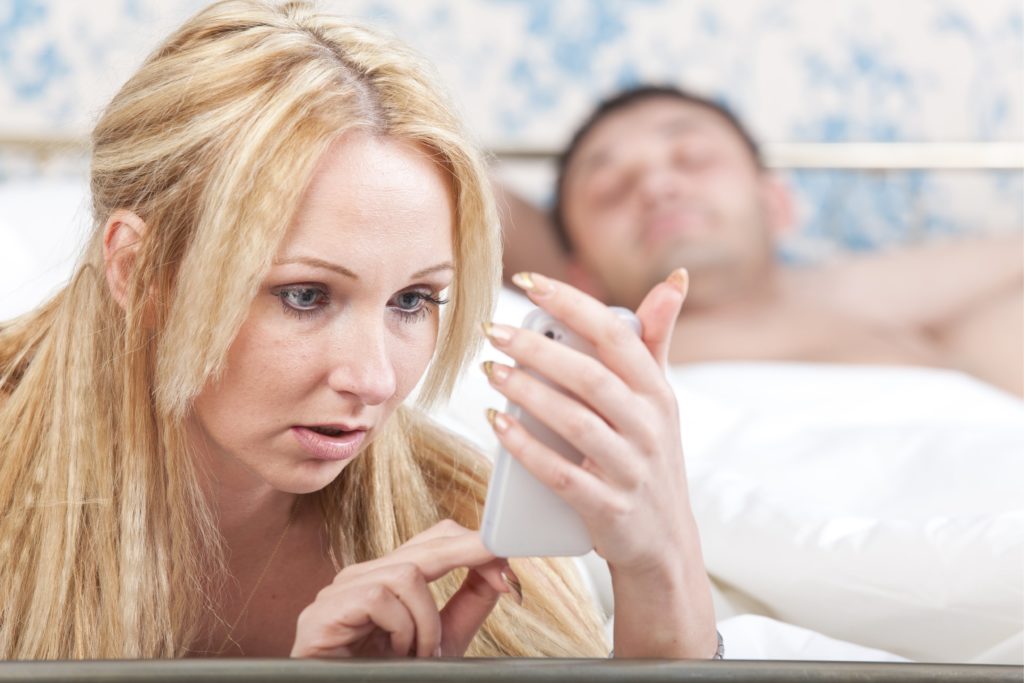 5 Ways to Catch a Cheating Husband